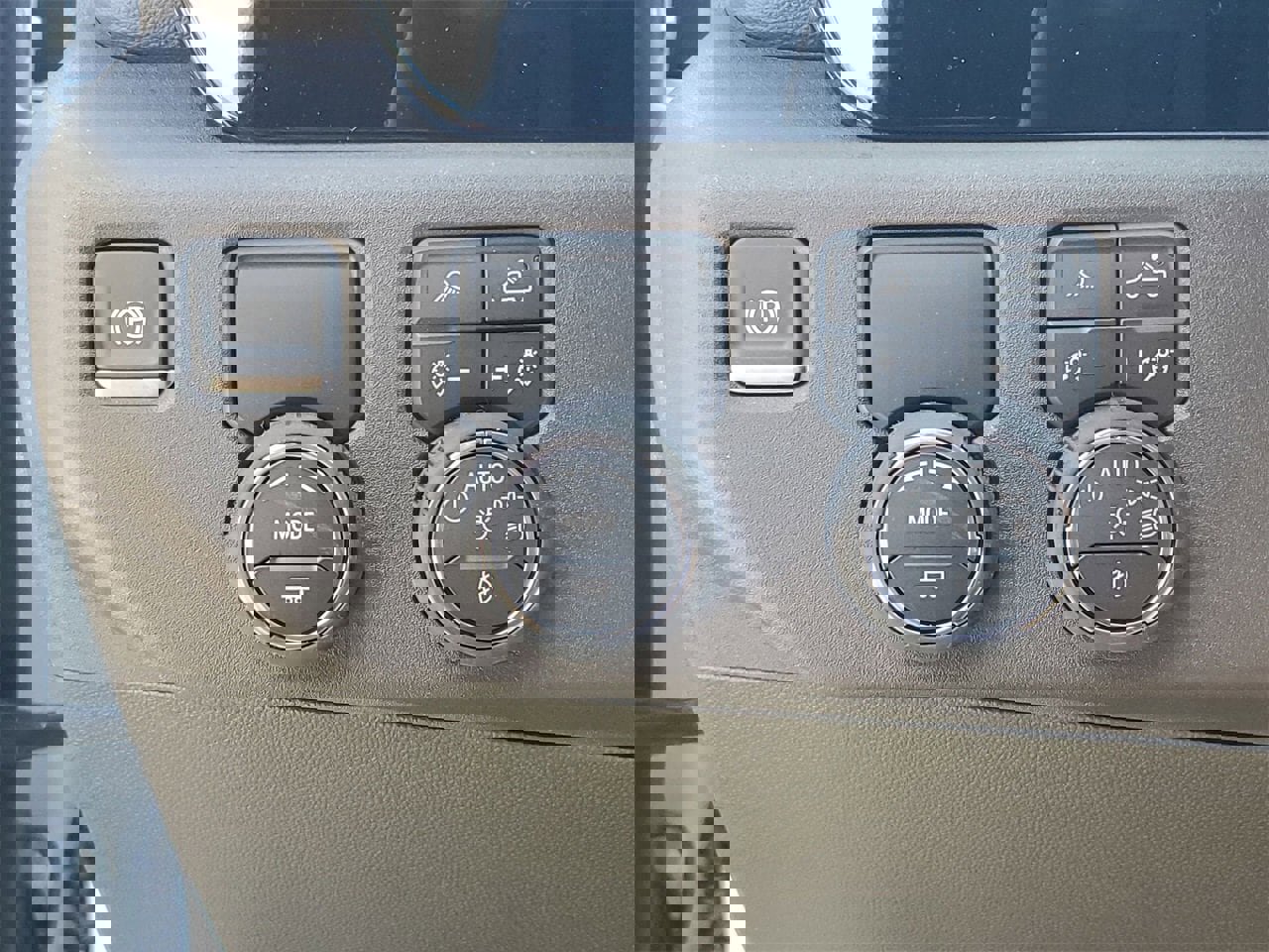 New 2026 Chevrolet Silverado 1500 LTZ w/ LTZ Premium Package image 28