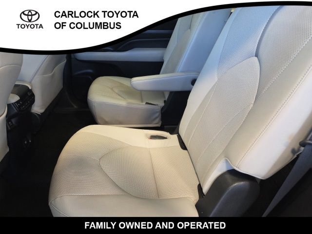 Used 2024 Toyota Grand Highlander AWD image 14