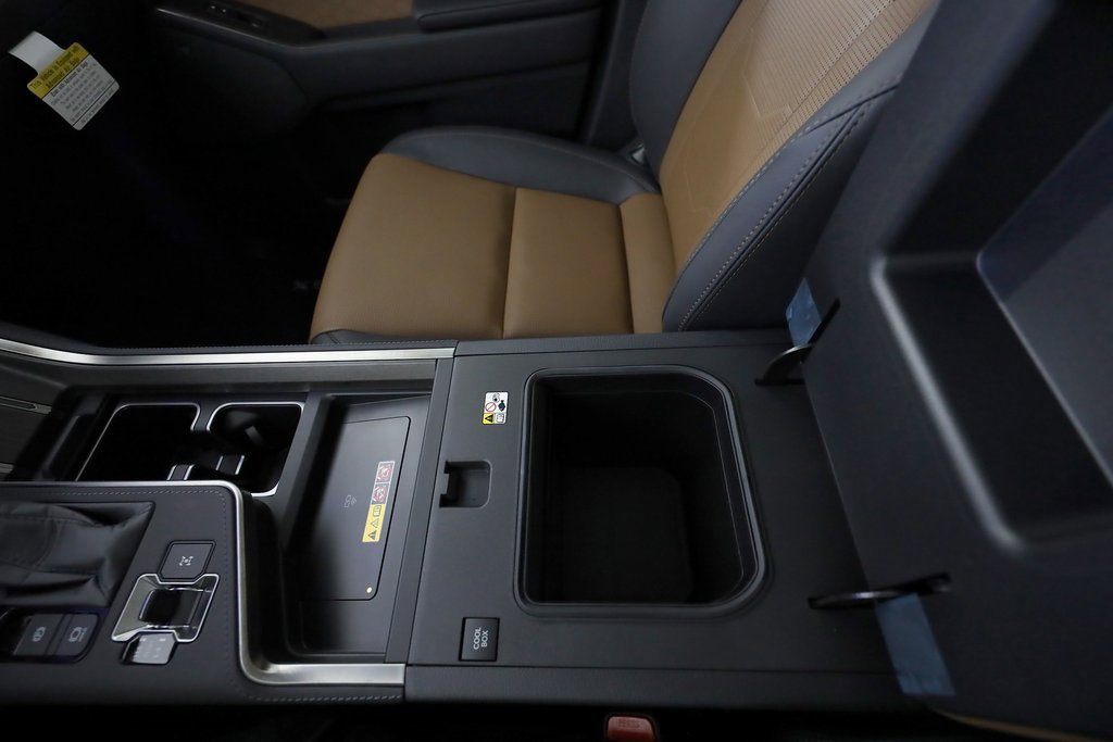 Used 2025 Lexus GX 550 w/ Accessory Package (2T) image 47