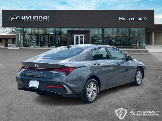 New 2026 Hyundai Elantra SE FWD image 5