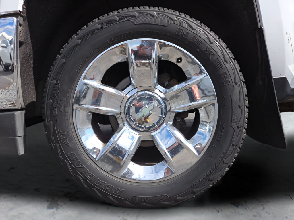 Used 2017 Chevrolet Silverado 1500 LTZ w/ Sport Package AWD/4WD image 9