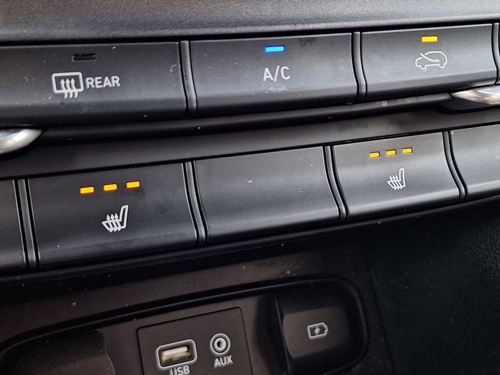 Used 2020 Hyundai Santa Fe SEL image 24