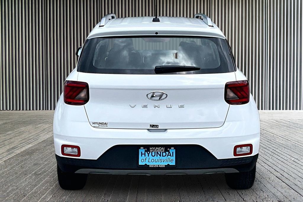 Used 2025 Hyundai Venue SEL FWD image 5