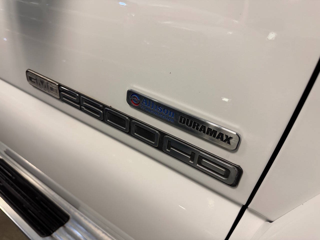 Used 2006 GMC Sierra 2500 SLE w/ Heavy-Duty Power Package AWD/4WD image 46