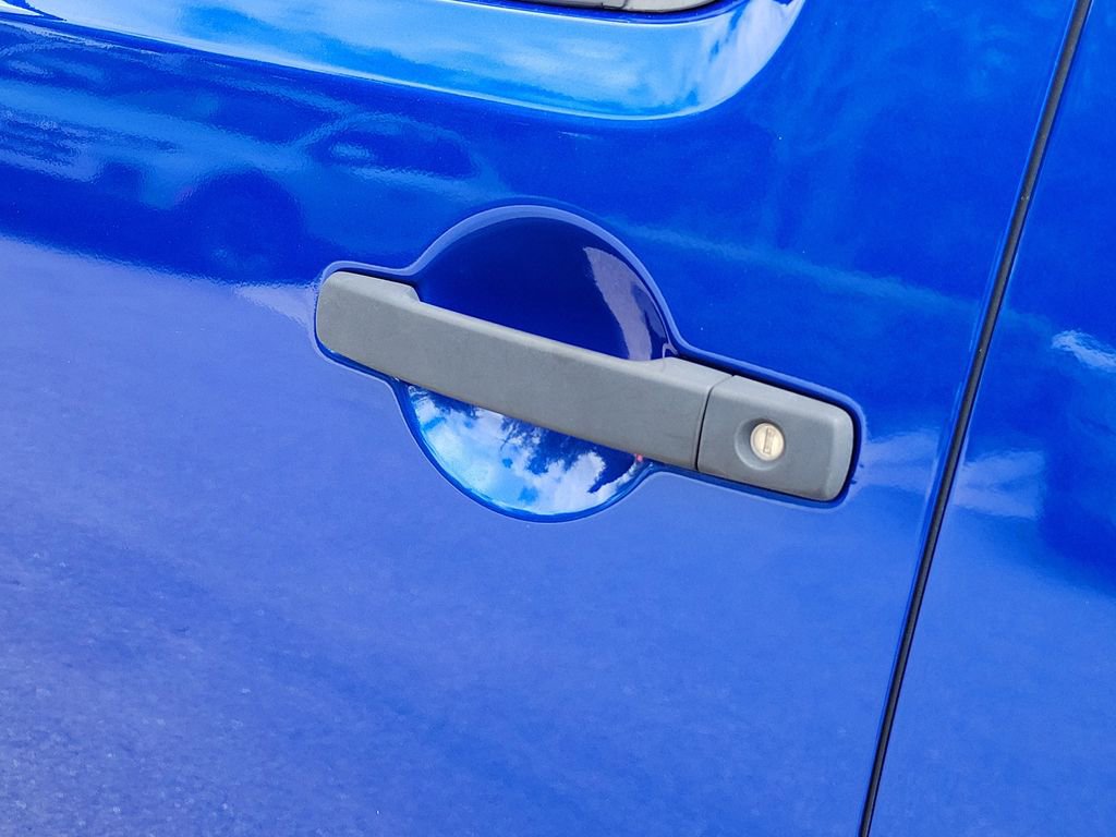 Used 2014 Nissan Frontier Desert Runner image 12