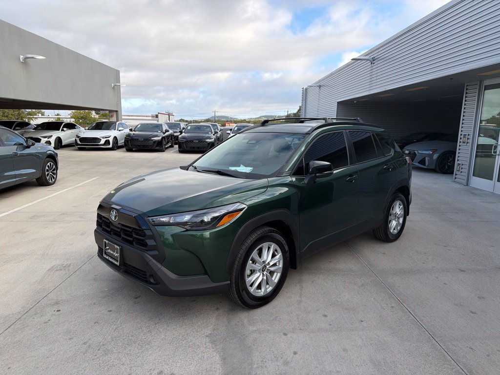 Used 2026 Toyota Corolla Cross LE FWD image 4