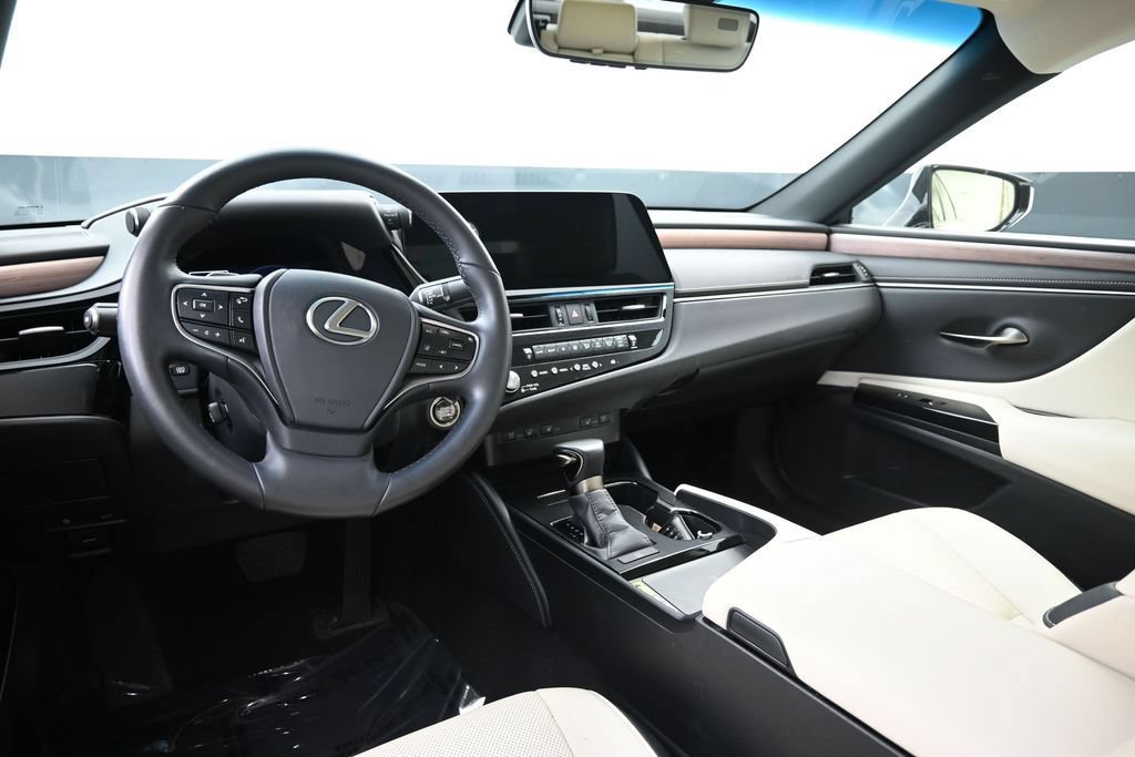 Used 2024 Lexus ES 350 w/ Premium Package FWD image 11