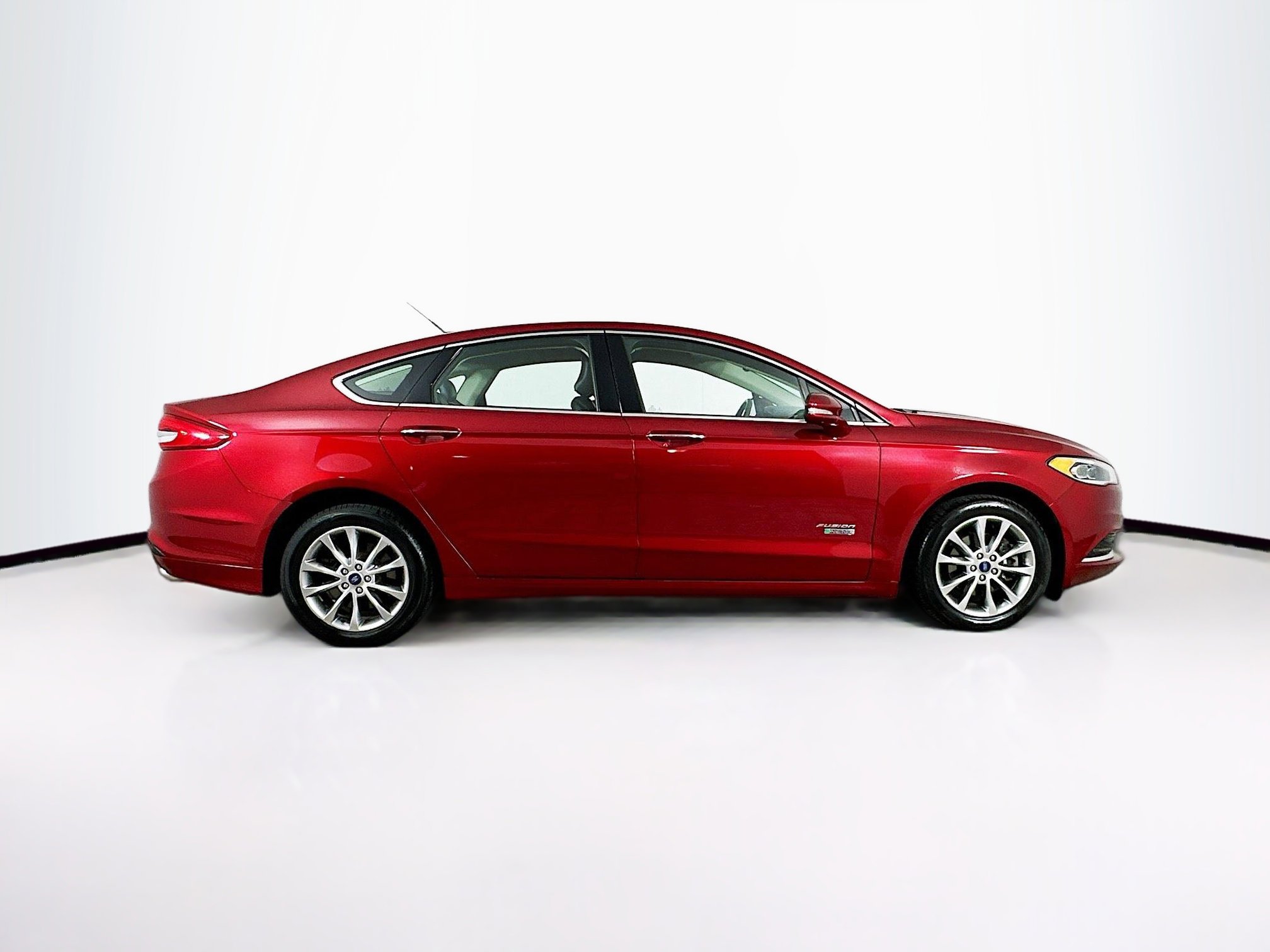 Used 2018 Ford Fusion Energi SE image 10