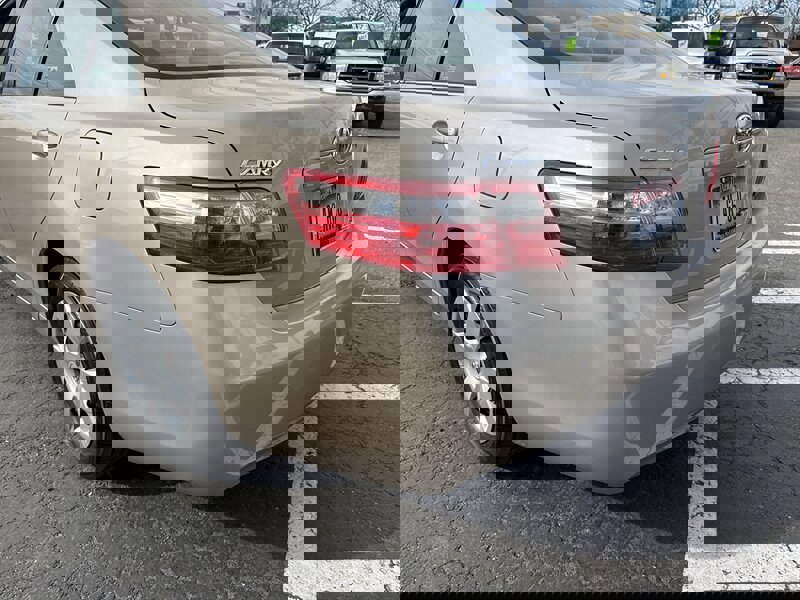 Used 2009 Toyota Camry LE FWD image 7