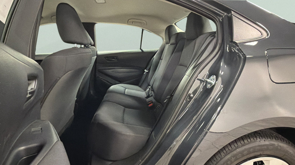 Used 2026 Toyota Corolla LE FWD image 32