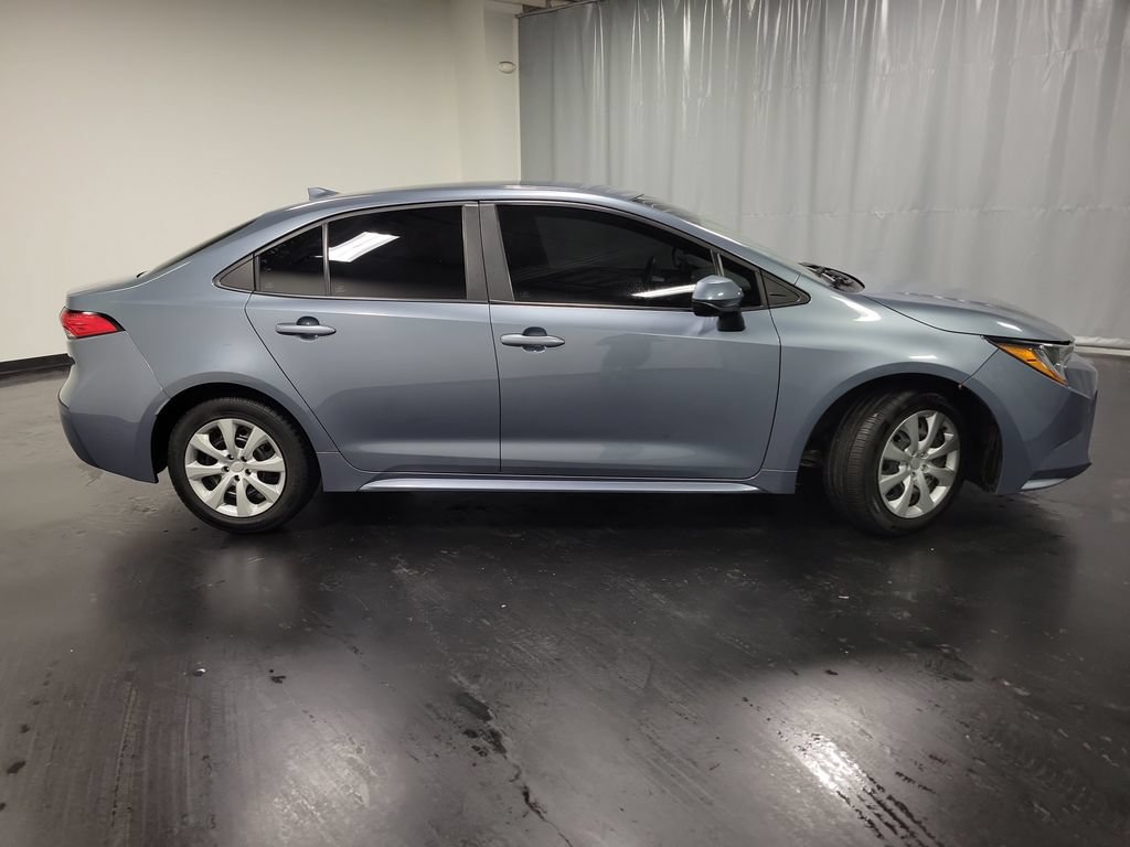 Used 2022 Toyota Corolla LE FWD image 9