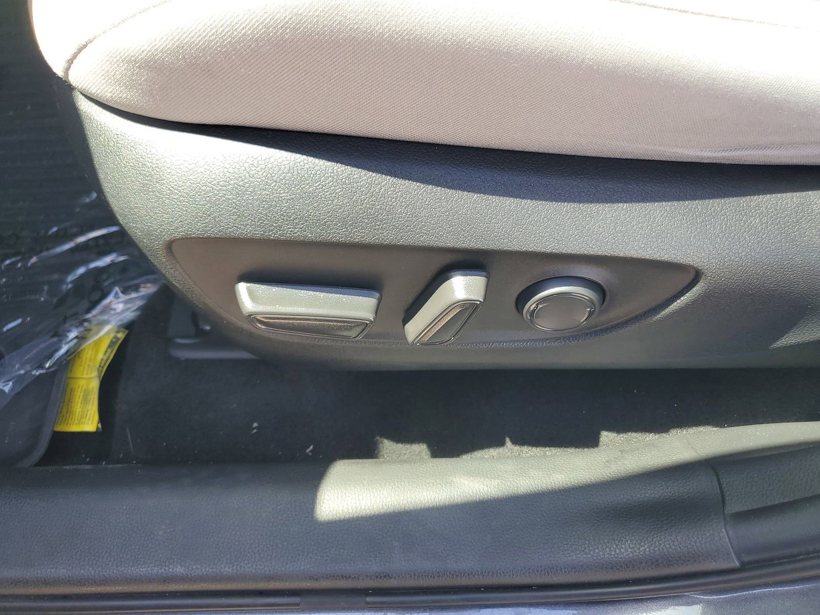 Used 2023 Toyota RAV4 XLE image 21