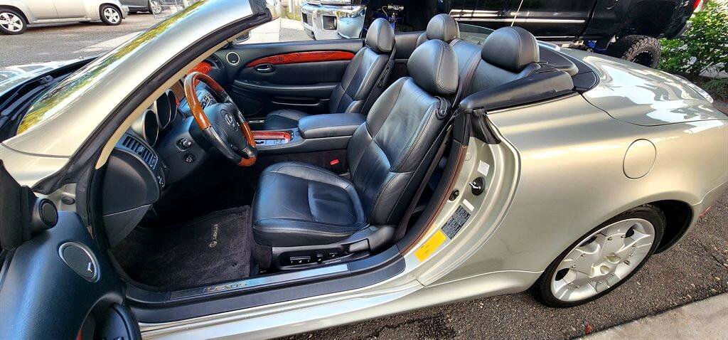 Used 2003 Lexus SC 430 Convertible image 25
