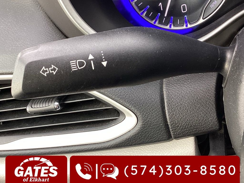 Used 2023 Chrysler Pacifica Touring-L FWD image 28