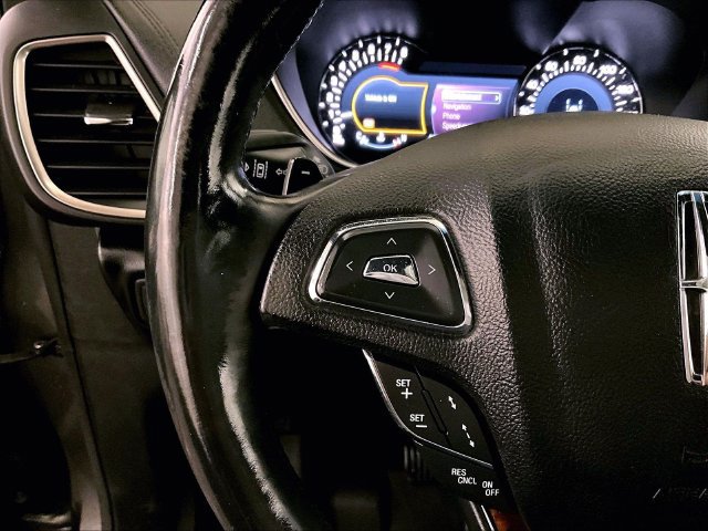 Used 2017 Lincoln MKX Reserve w/ Driver Assistance Package AWD/4WD image 17