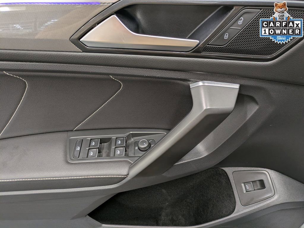 Used 2022 Volkswagen Tiguan SE R-Line image 9