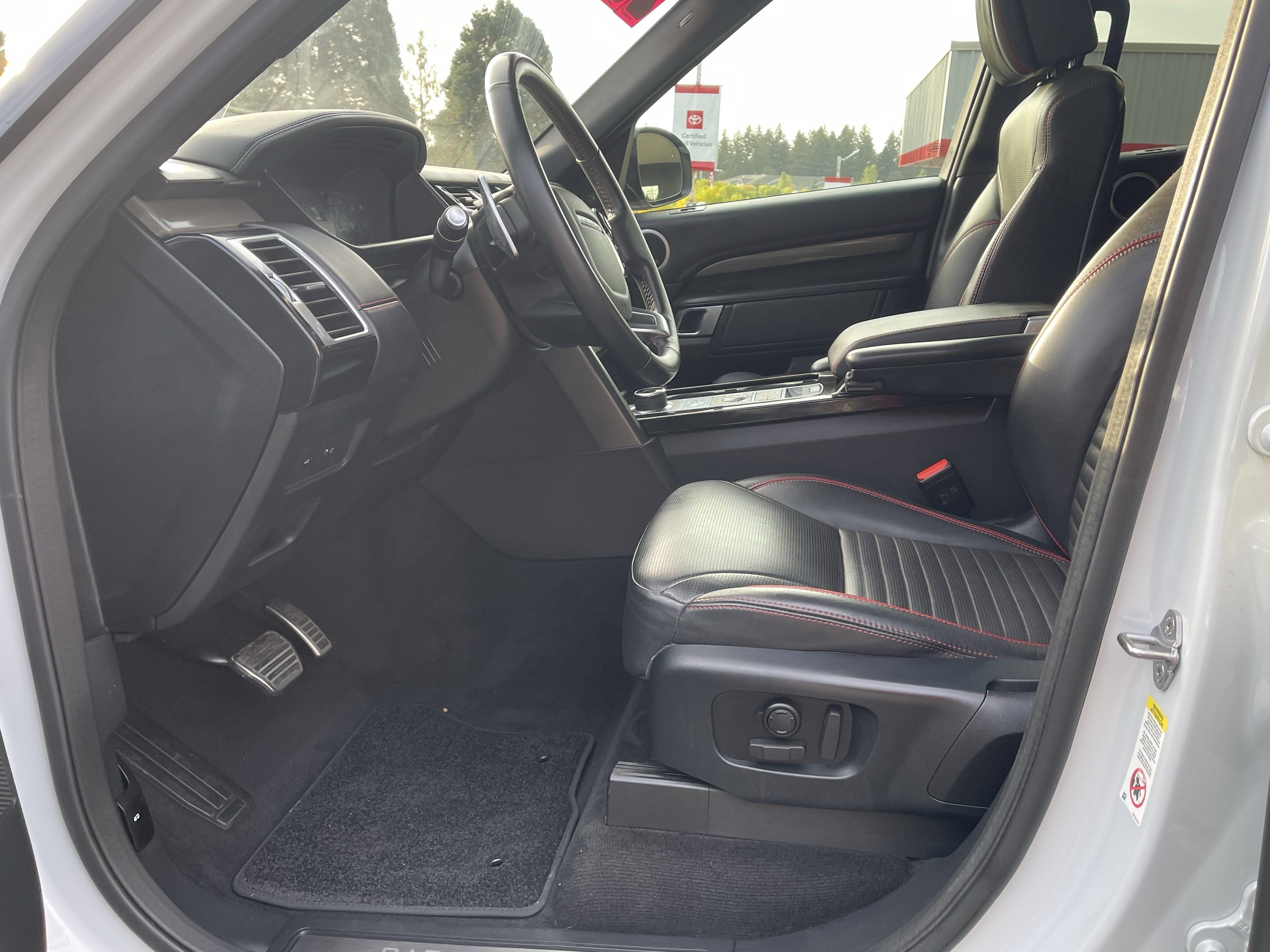 Used 2020 Land Rover Discovery HSE Luxury AWD/4WD image 10