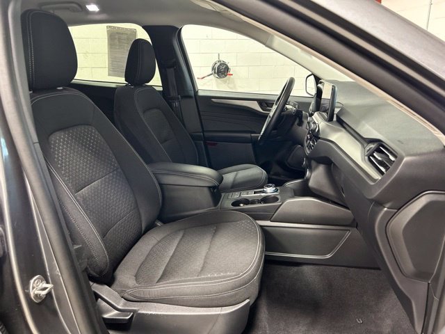 Used 2025 Ford Escape Active w/ Cold Weather Package AWD/4WD image 12