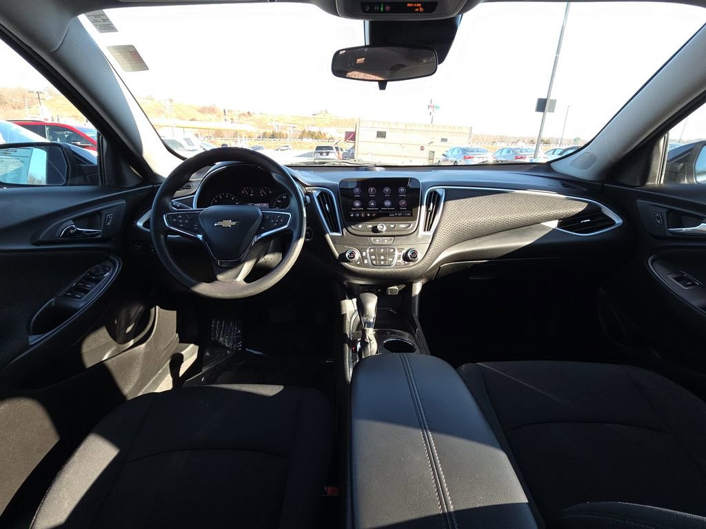 Used 2024 Chevrolet Malibu LT image 30