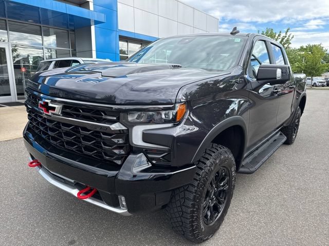 Used 2024 Chevrolet Silverado 1500 ZR2 w/ Technology Package AWD/4WD image 2