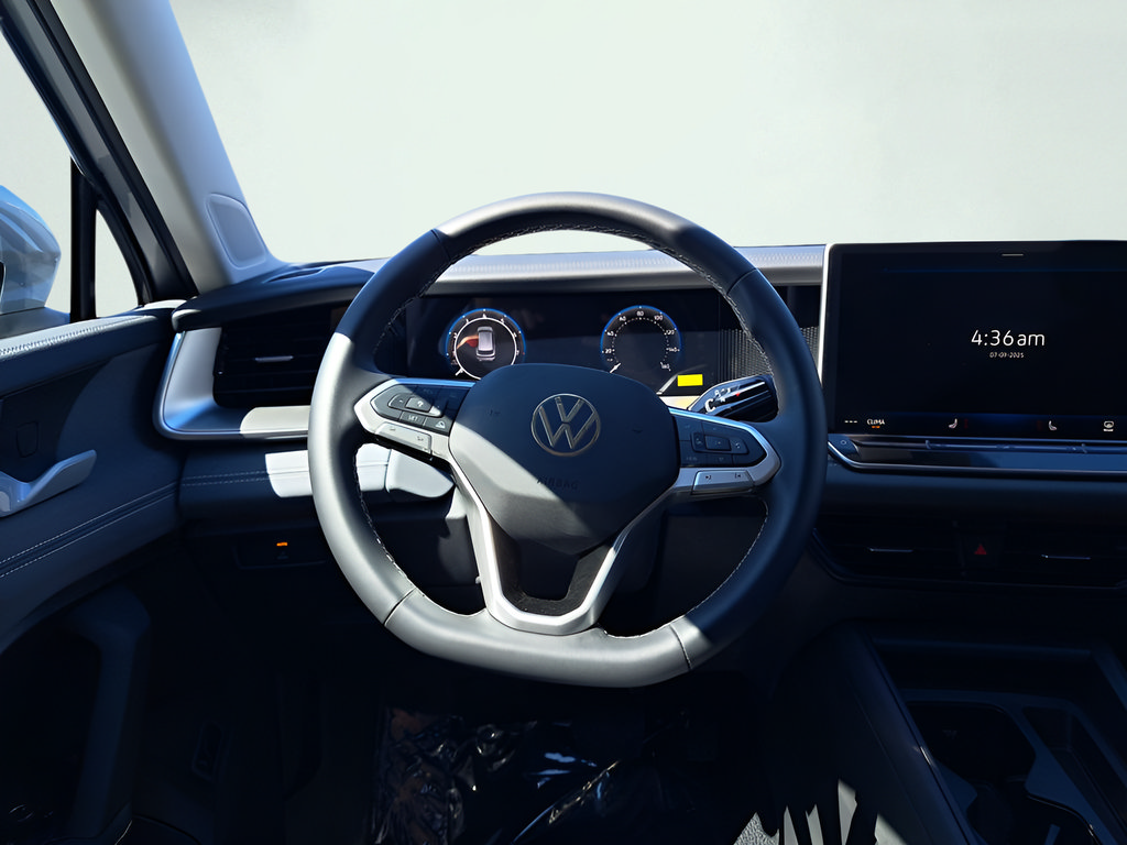 New 2025 Volkswagen Tiguan SE FWD image 22