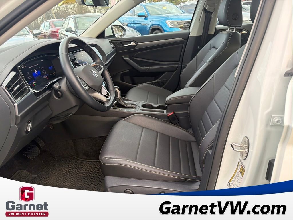 Certified 2023 Volkswagen Jetta SE image 10