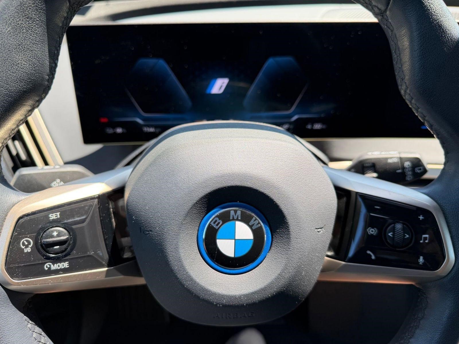 Certified 2023 BMW iX xDrive50 w/ Premium Package AWD/4WD image 17