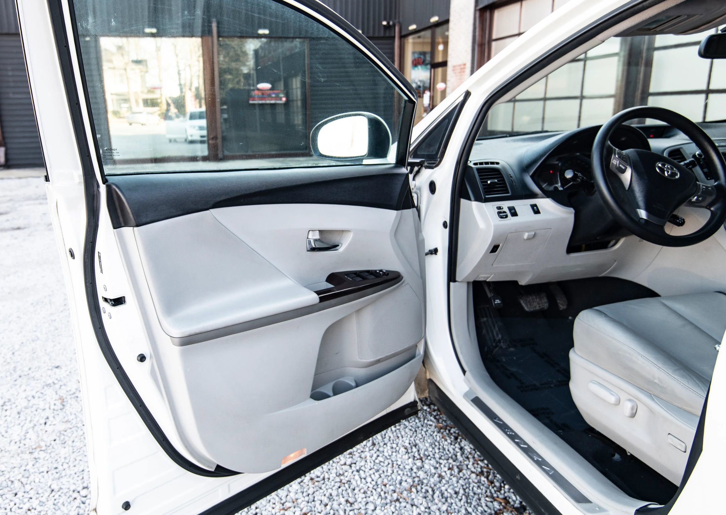 Used 2010 Toyota Venza image 25