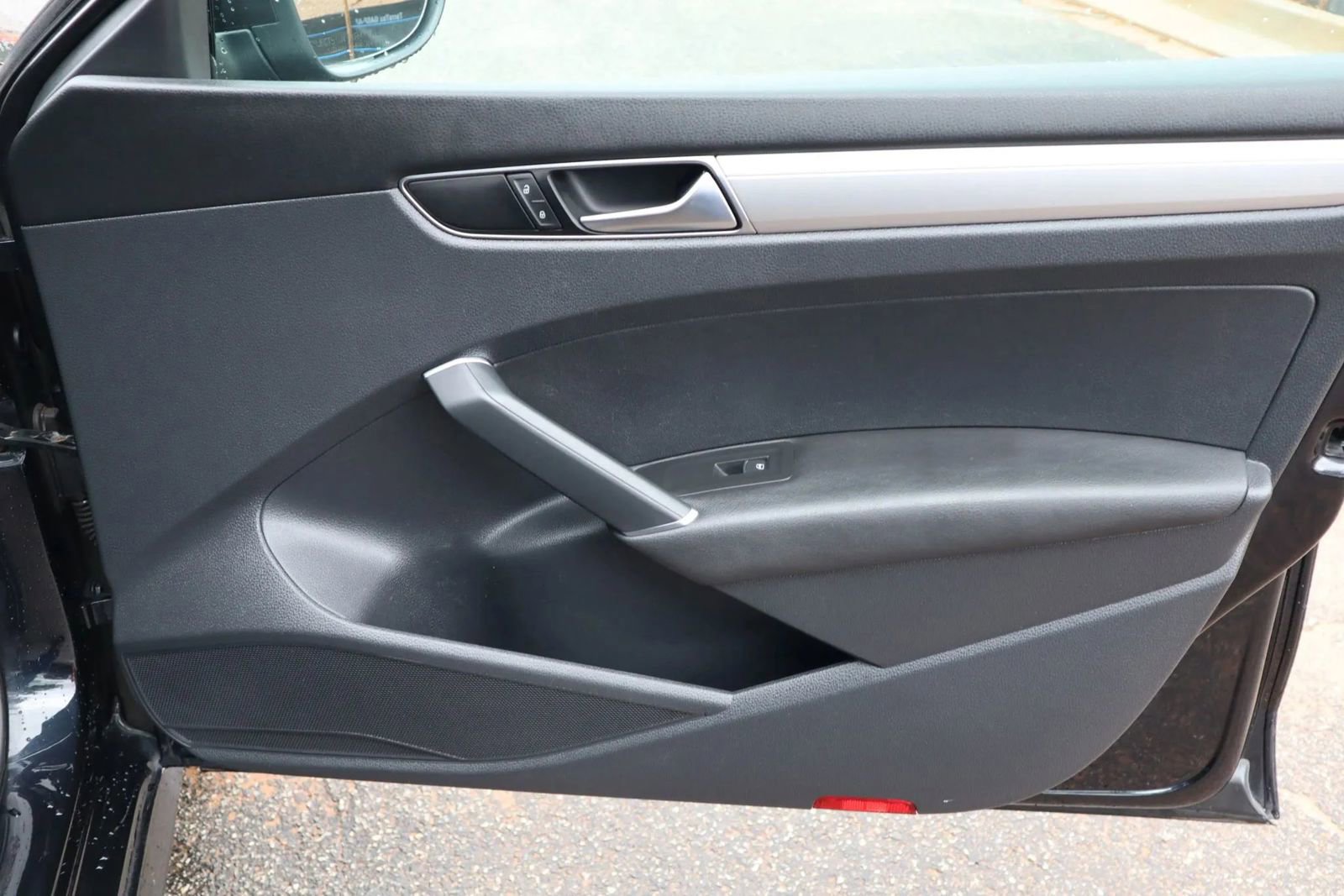 Used 2017 Volkswagen Passat 1.8T S image 13