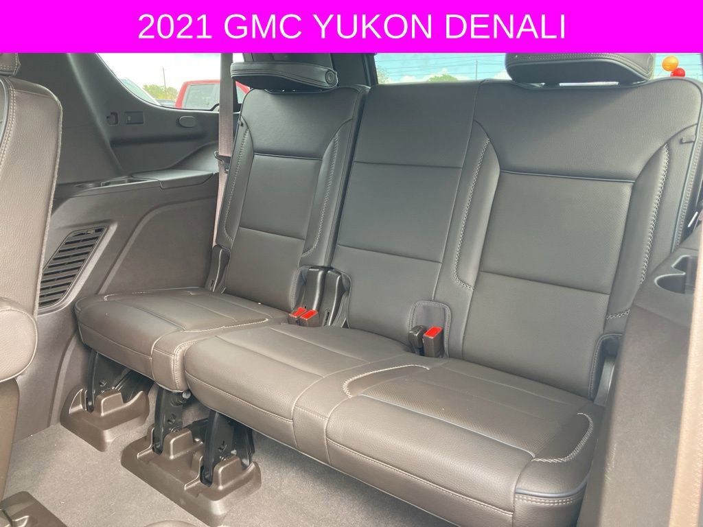 Used 2021 GMC Yukon Denali w/ Denali Premium Package image 18