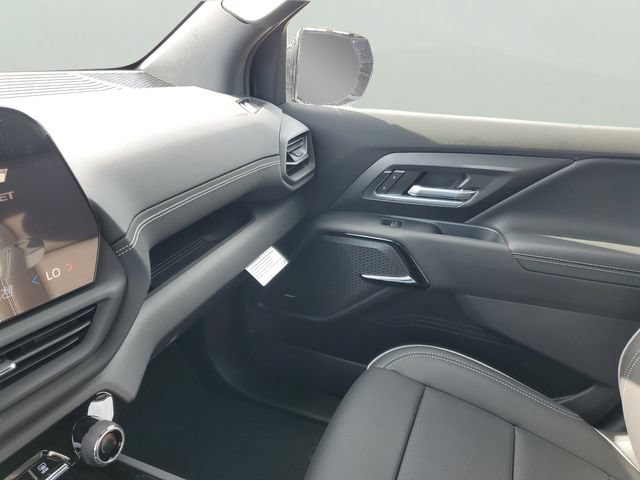 New 2026 Chevrolet Silverado EV LT w/ Plus Package AWD/4WD image 24