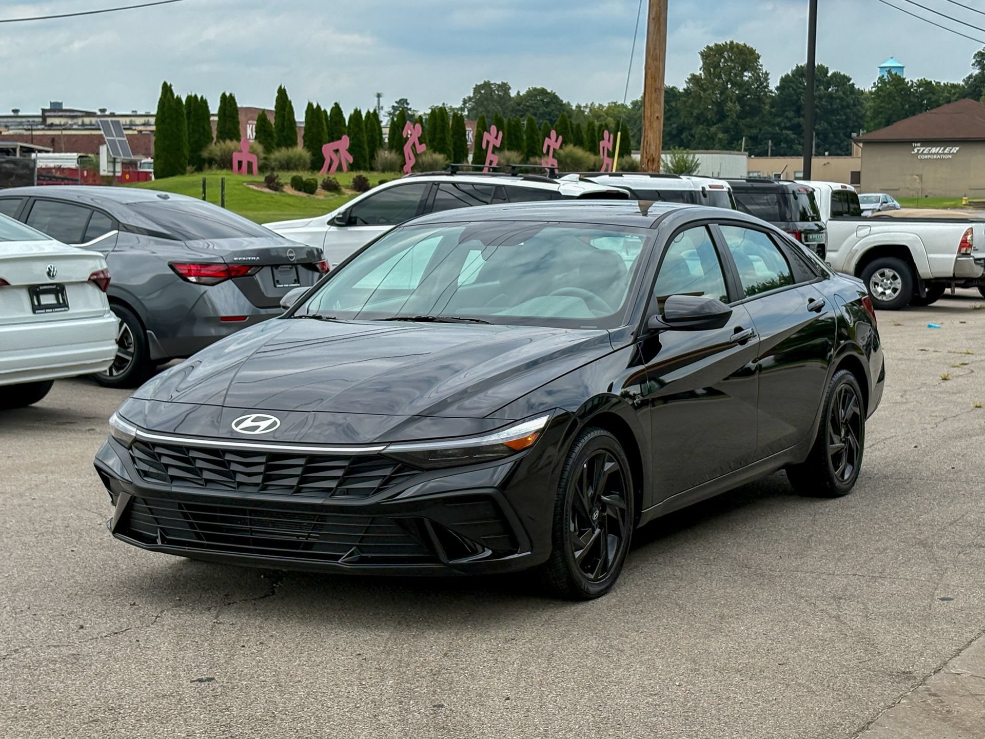 Used 2026 Hyundai Elantra Sport w/ Cargo Package FWD image 5