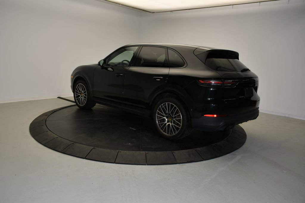 Certified 2023 Porsche Cayenne Platinum Edition AWD/4WD image 3
