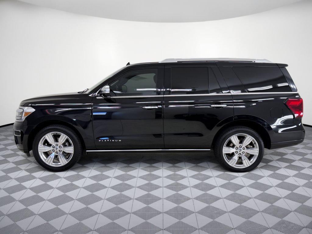 Used 2023 Ford Expedition Platinum AWD/4WD image 2
