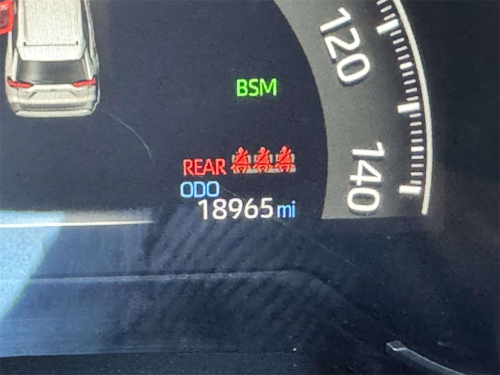 Used 2025 Toyota RAV4 XLE image 12