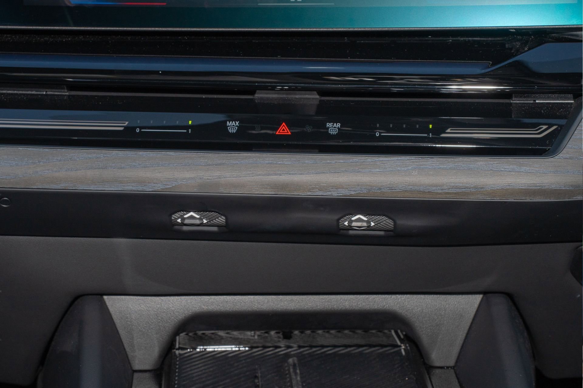 Used 2025 BMW 530i w/ M Sport Package RWD image 24