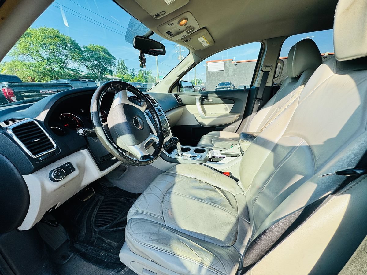 Used 2008 GMC Acadia SLT w/ Convenience Package FWD image 10