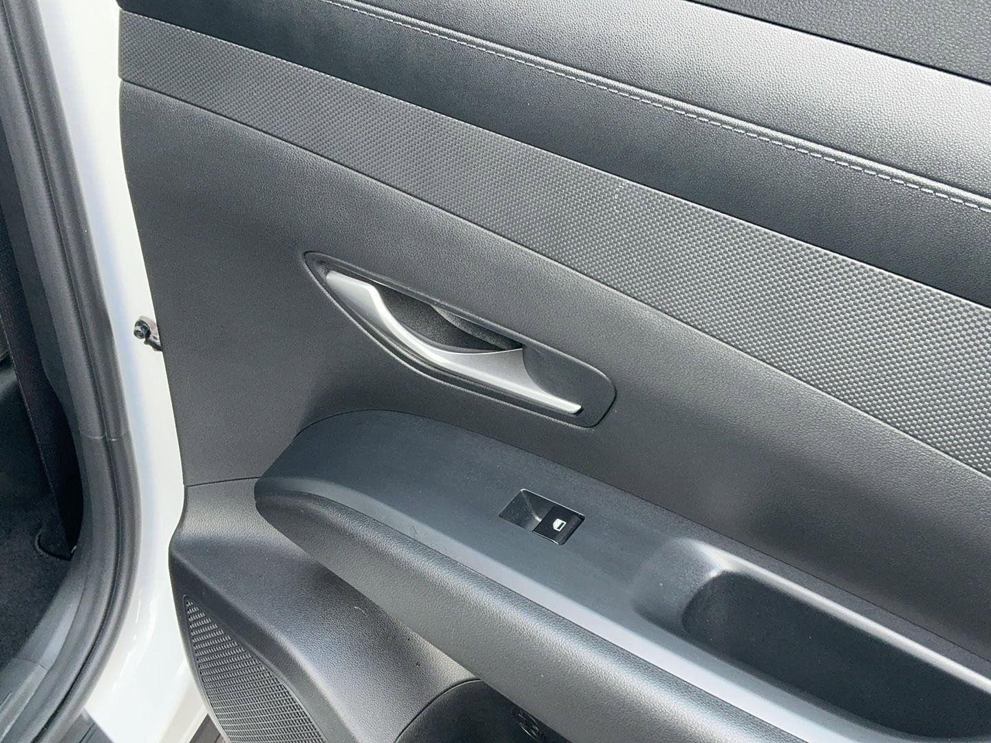 Certified 2025 Hyundai Tucson SE image 31