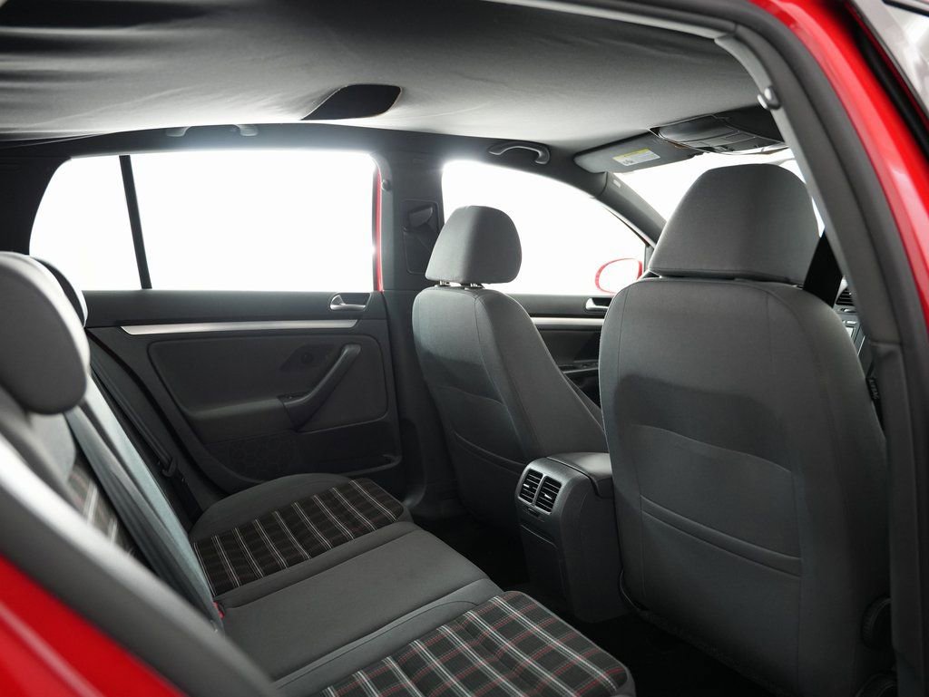 Used 2009 Volkswagen GTI 4-Door image 34