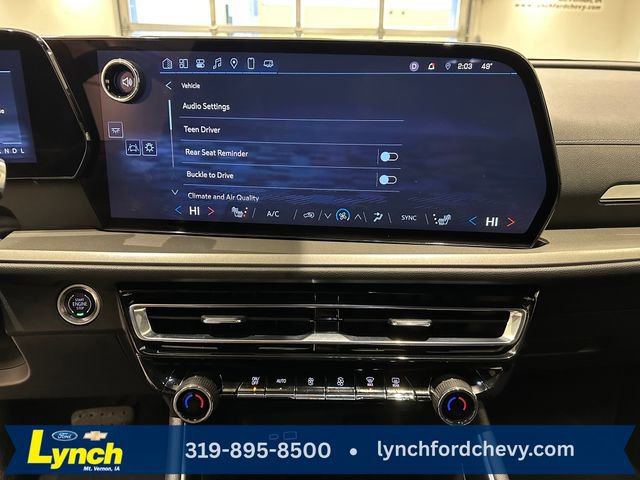 Used 2025 Chevrolet Traverse LT image 11