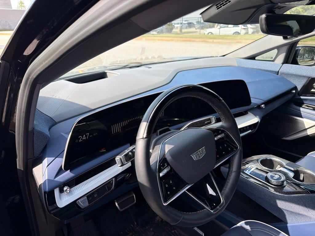 Used 2025 Cadillac Optiq Sport 2 AWD/4WD image 9
