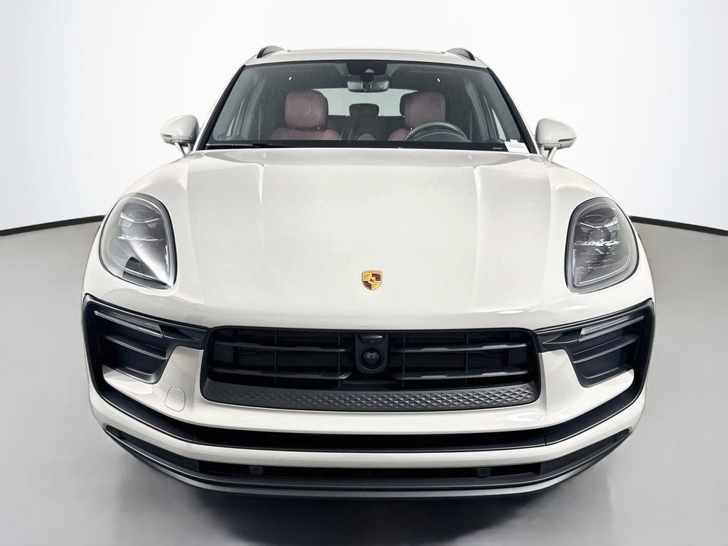 Certified 2026 Porsche Macan AWD/4WD image 6