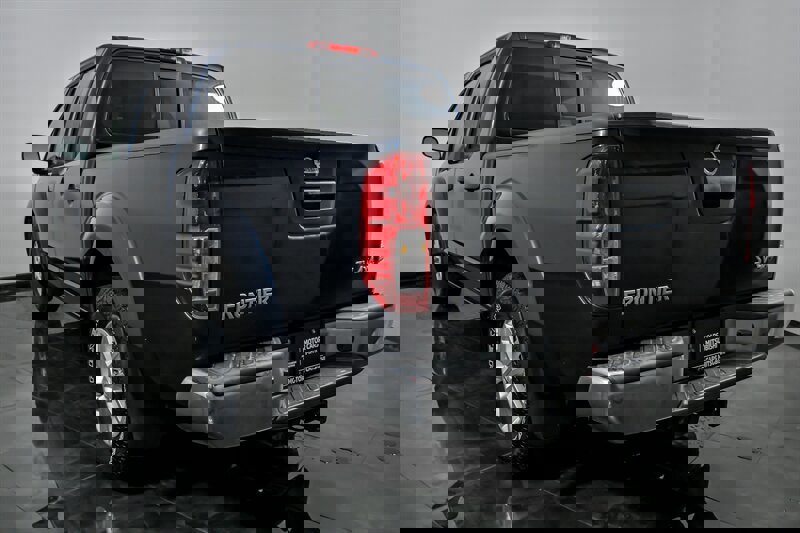 Used 2018 Nissan Frontier SV image 8