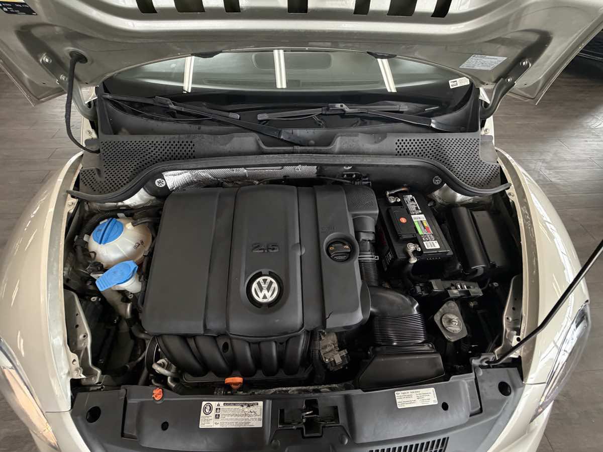 Used 2013 Volkswagen Beetle 2.5 FWD image 28