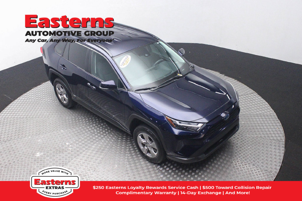 Used 2024 Toyota RAV4 XLE w/ Weather Package AWD/4WD image 4