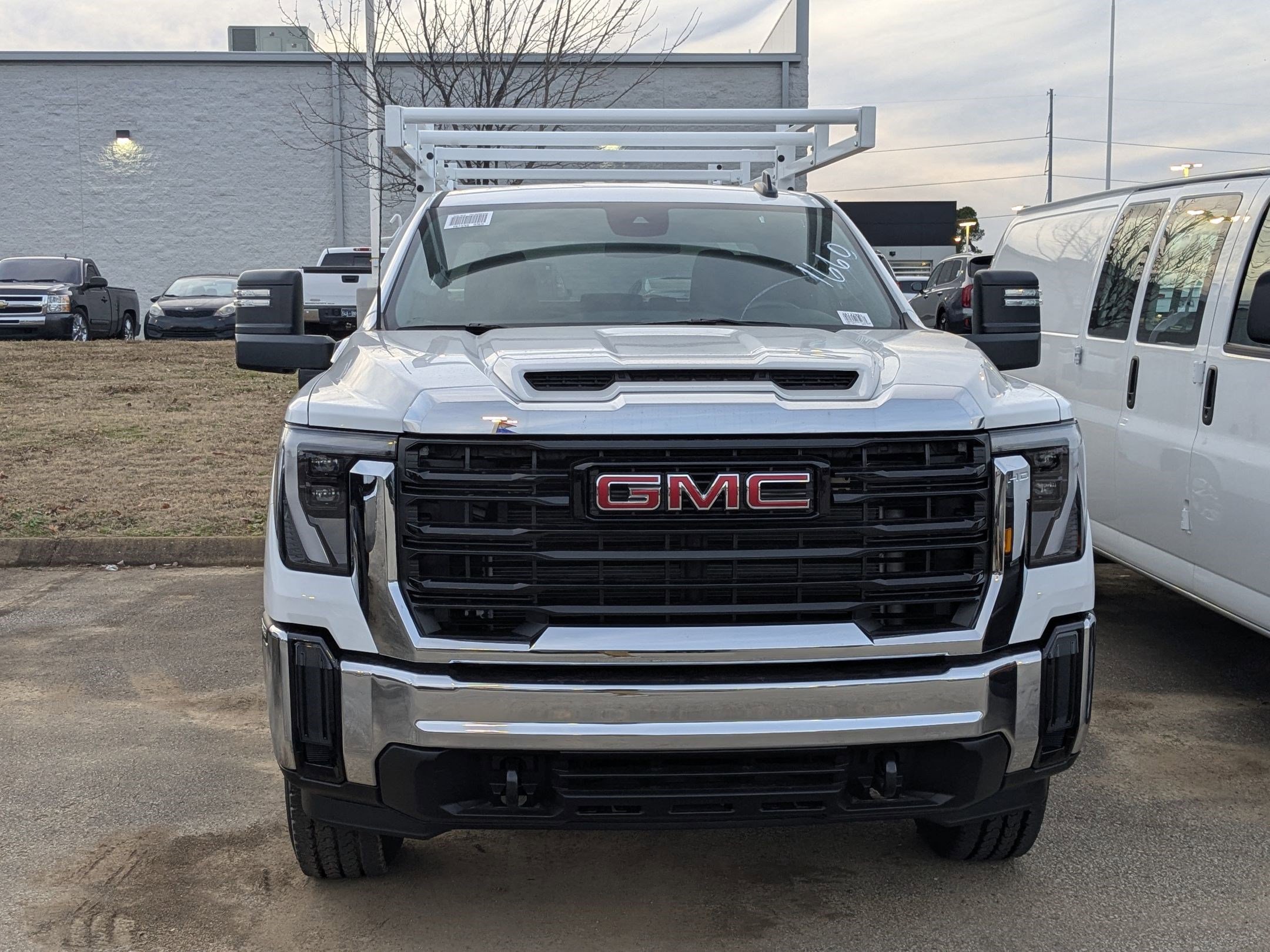 New 2026 GMC Sierra 2500 Pro w/ Convenience Package image 3