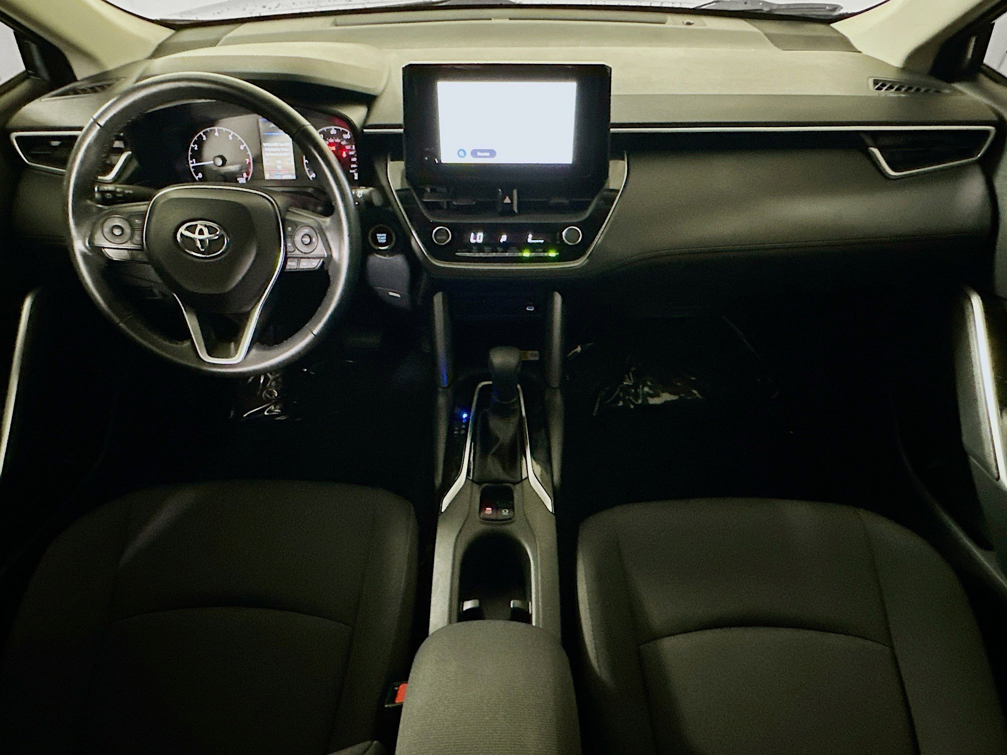 Used 2023 Toyota Corolla Cross LE image 27