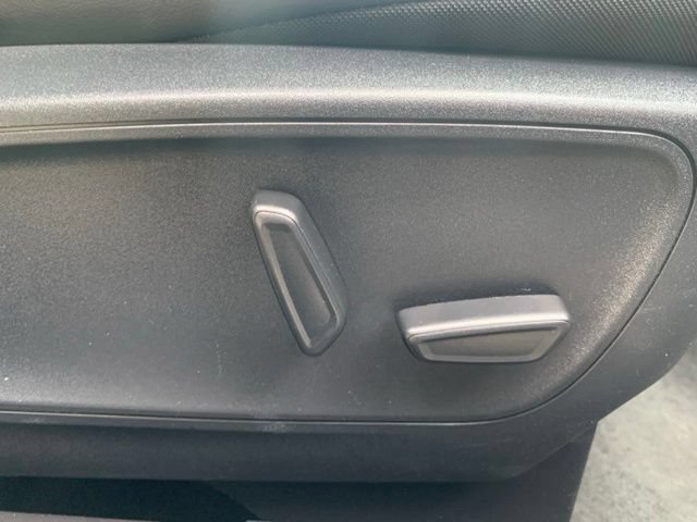 Certified 2025 Ford Escape Platinum AWD/4WD image 17