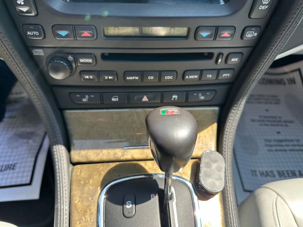 Used 2005 Jaguar S-TYPE R image 14