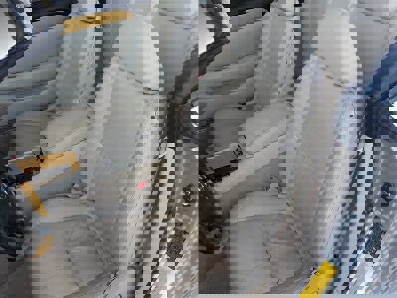 Used 2003 Lexus SC 430 Convertible image 3